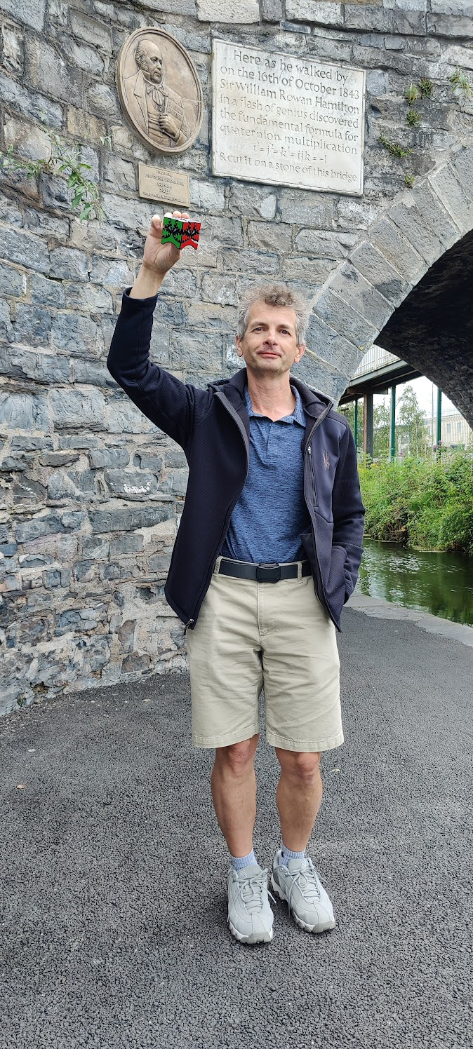 Ugly_Bird with Quaternion Cube on Broom Bridge